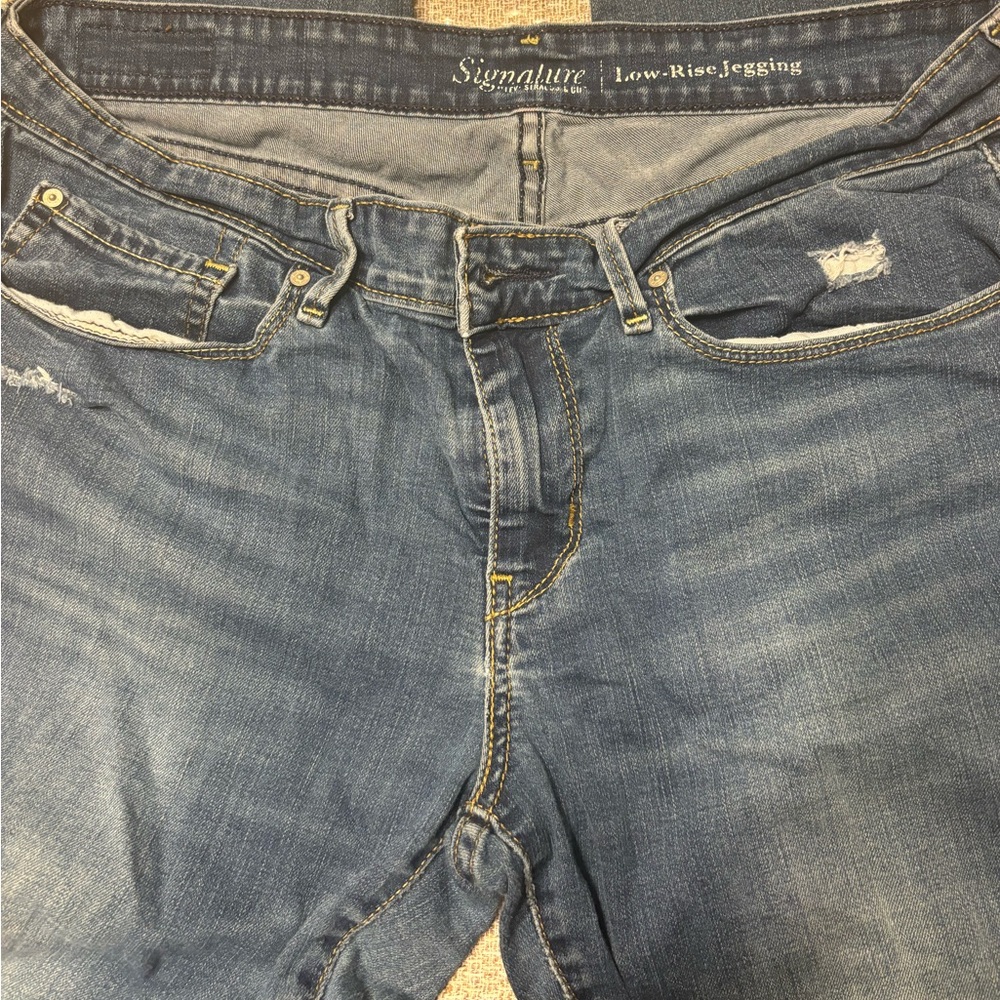 Signature Low Rise Jeggings - Size 10